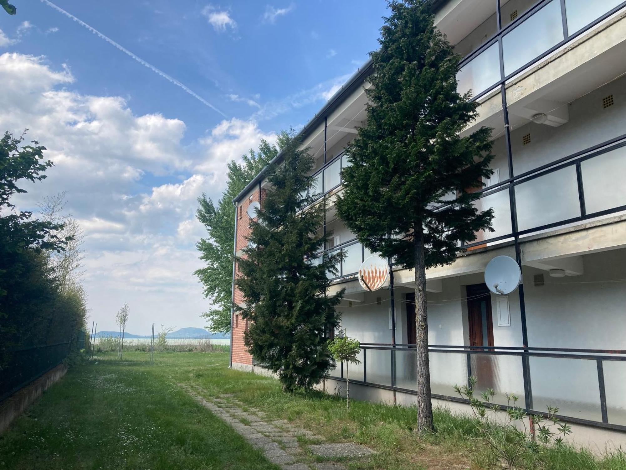 Kucko A Parton Apartment *